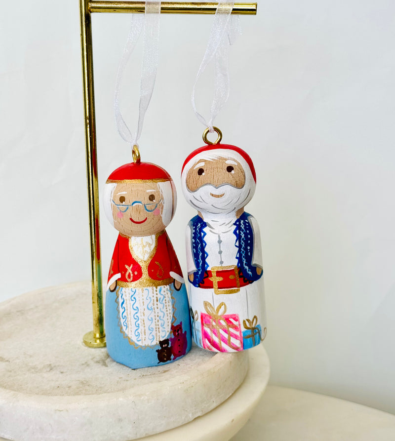 Greek Santa & Mrs Claus Christmas Oranament