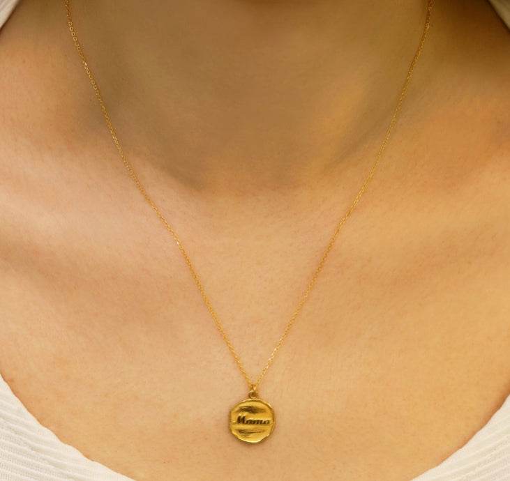 “Mama” necklace - Gold